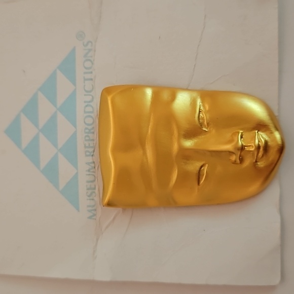 CHINESE MASK in Soft Goldtone  that is a Museum Reproduction Brooch - Picture 1 of 5